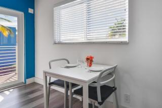 Family Friendly Beach Escape with pool and parking - M41 - Hollywood - 1
