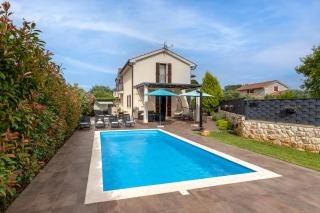 Romantic villa with pool, surrounded by greenery in complete privacy-by TRAVELER tourist agency Krk -ID 2408 - Sveti Ivan Dobrinjski - 0