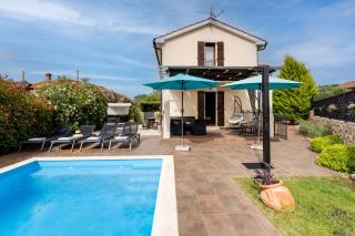 Romantic villa with pool, surrounded by greenery in complete privacy-by TRAVELER tourist agency Krk -ID 2408 - Sveti Ivan Dobrinjski - 9