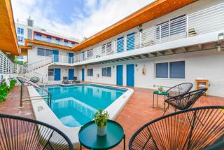 Radiant Unit with parking and pool - M26 - Hollywood - 1