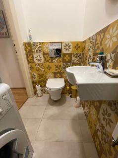 Amber Pearl Apartment 2 rooms and 2 bathrooms at Kálvin Square - Budapeste - 3