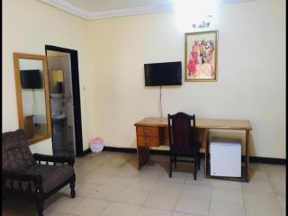 Room in BB - Double Room With Balcony - Accra - 9