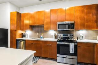 Luxury 2BR Loft River Walk Views with Pool and Gym - San Antonio - 1