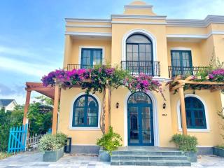 Biệt thự 3 phòng ngủ sát biển NovaWorld Phan Thiết - Bình Tú - 0