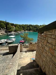 Apartment By the Sea - Milna - 3