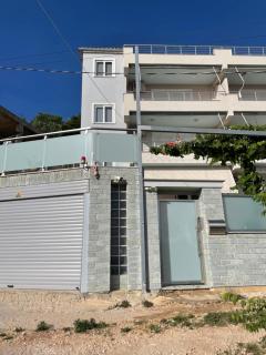 SeaSide Apartments - Sarandë - 8