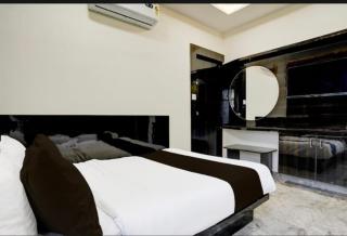 Hotel Shubham Inn Thaltej Ahmedabad - Ahmedabad - 4