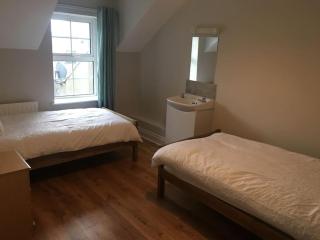 Blue Pool Townhouse,Portrush - Portrush - 2