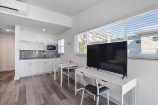 Spacious studio with Balcony and Parking at the Beach -M46 - 3