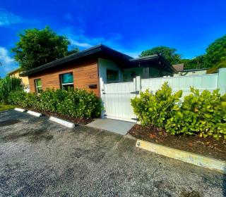 MiamiVice Las Olas Near Beach and Park w Fire Pit - Fort Lauderdale - 9