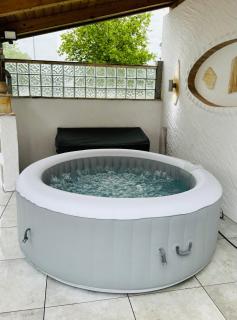 Jacuzzi Terrasse 55' TV Küche Regendusche - Bad Bellingen - 6