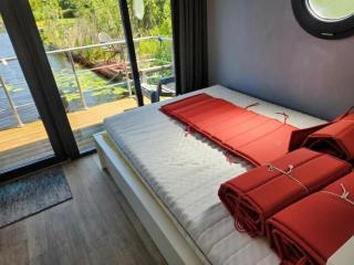 A nice Tiny House on the water - 1