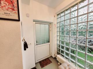 Duplex Apartment Ullstein- 4 Bedrooms, 2 bathrooms, living room, 2 parking spaces, Boxspringbeds, Family & Business apartment! - 2