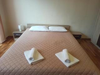 Statevi Guest Apartment - 8