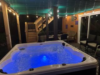 WOW!! Ultimate Pocono Retreat, Hot Tub, Game Room, Deck, Lakes, Skiing, Pools - Long Pond - 4