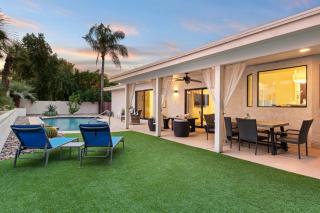 Perfectly Located Spacious Home With Heated Pool - Phoenix - 8