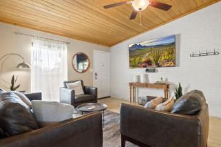 Stylish Home W Hot Tub, Heated Pool & Game Room - Phoenix - 2