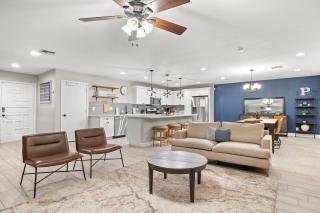 Sanctuary W Hot Tub, Fire Pit, & Dog Friendly - Tempe - 3
