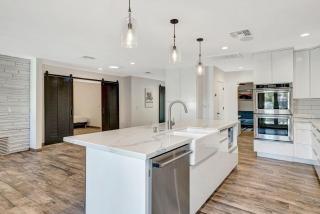 Upscale Remodel - Walk To Asu Pool & Pickleball - 1