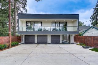 Lakefront Lynnwood Home with Balconies and Shared Dock - Lynnwood - 9