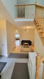 Tranquil Oasis - Richmond Hill - 3