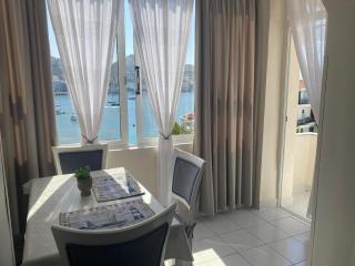Seaside Apartment next to Ferry Terminal - Sarandë - 7