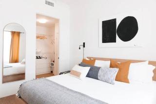 The Monarch - Chic 1BR Pools and Views in Old Town La Quinta - 3