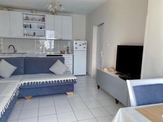 Seaside Apartment next to Ferry Terminal - Sarandë - 3