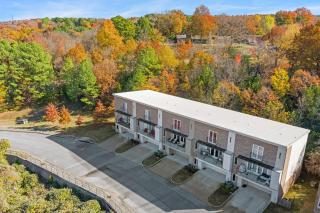 Hilltop Haven-5 Min to DT & UofA-Modern - Fayetteville - 9
