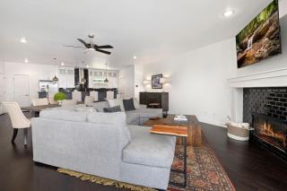 Hilltop Haven-5 Min to DT & UofA-Modern - Fayetteville - 4