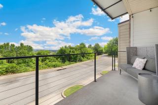 Hilltop Haven-5 Min to DT & UofA-Modern - Fayetteville - 8
