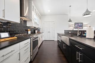 Hilltop Haven-5 Min to DT & UofA-Modern - Fayetteville - 2