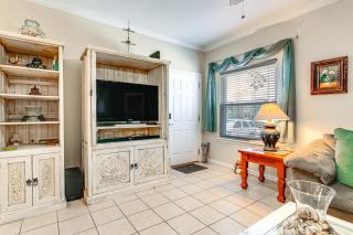 South Padre Island Pool Access, 1 Block to Beach! - South Padre Island - 5