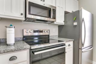 South Padre Island Pool Access, 1 Block to Beach! - South Padre Island - 3