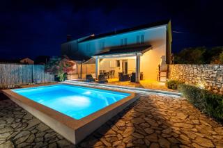 House Sakarun with swimming pool - Veli Rat - 5