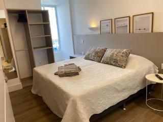 Três Suítes, segunda quadra da praia - 0