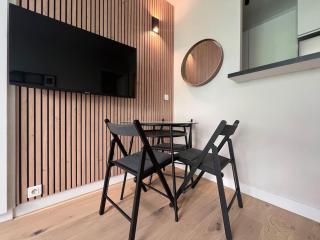 Parisian Charm Close Trocadero - 1