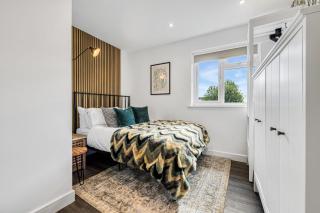 Quayside Escape- Tranquil Double Room in shared home with private Free Standing Bath and Free Parking - Manchester - 7