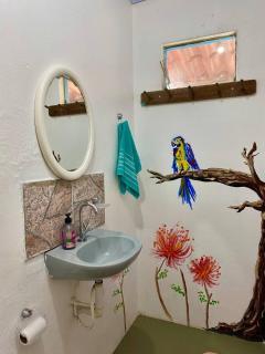 Macaw Suite- with Hot Tub for Singles or Couple! - Alto Paraíso de Goiás - 1