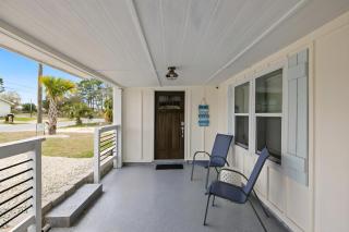 Sea Breeze House- 3 bd 2 ba 5 min walk to beach - 5