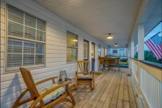 Beach Haven 4 bed 3 ba - Lower Unit - 4