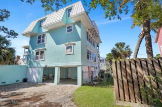Blue Pearl Beach House Steps from Beach Access - Tybee Island - 0