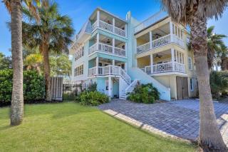 Blue Pearl Beach House Steps from Beach Access - Tybee Island - 8