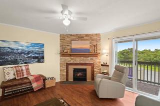 301 Pinnacle Inn Rd 2315 by Carolina Stays - 9