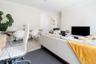 Lovely bedroom in eastern suburbs - Sydney - 2