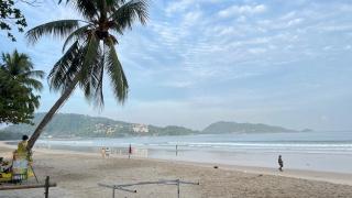 Patong Vacation Condos by Pam - 28 SQM modern condos with private bathroom, kitchen, King Bed, free WiFi and 65 inch smart TC - Patong - 8