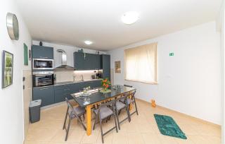 Three-Bedroom Holiday Home In Kastel Stafilic - 7