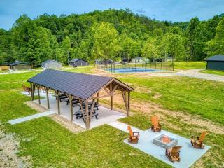 Painted Sky, Pickleball Court, Creek, WIFI, Mountain Views, Starting at 79" - Cosby - 2