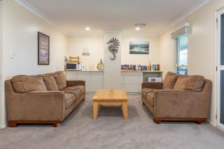 Amaroo Sunset Lodge - Smiths Lake - 3
