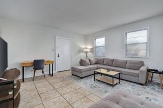 Cozy modest apartment sleeps 6 - Anniston - 0